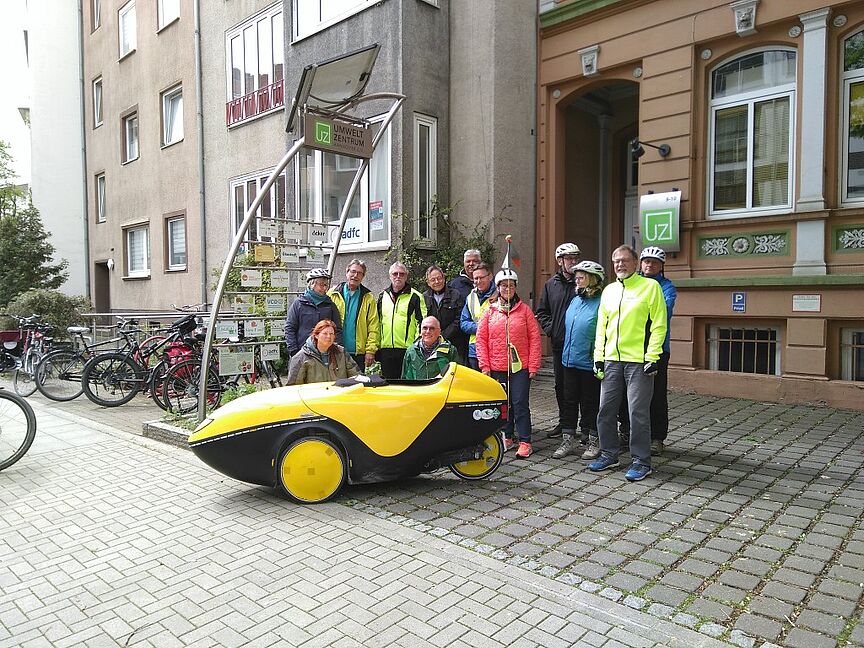 12 neu zertifizierte TourGuide mit Ausbilder V. Czech.